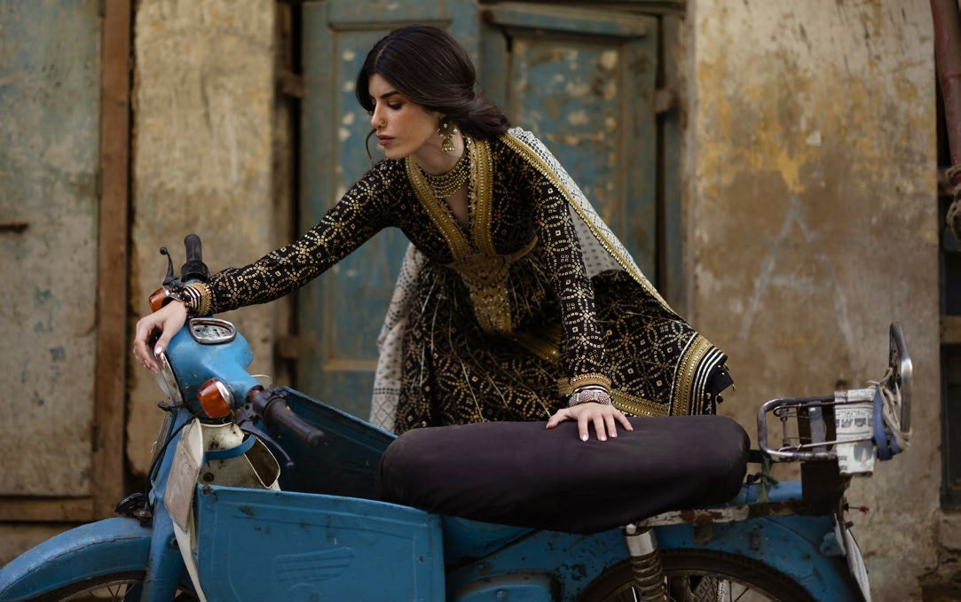 GulAhmed Chunri Embroidered Lawn 3 Piece Suit