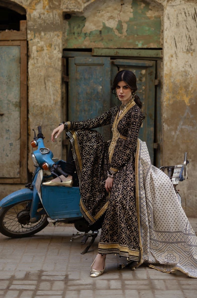 GulAhmed Chunri Embroidered Lawn 3 Piece Suit