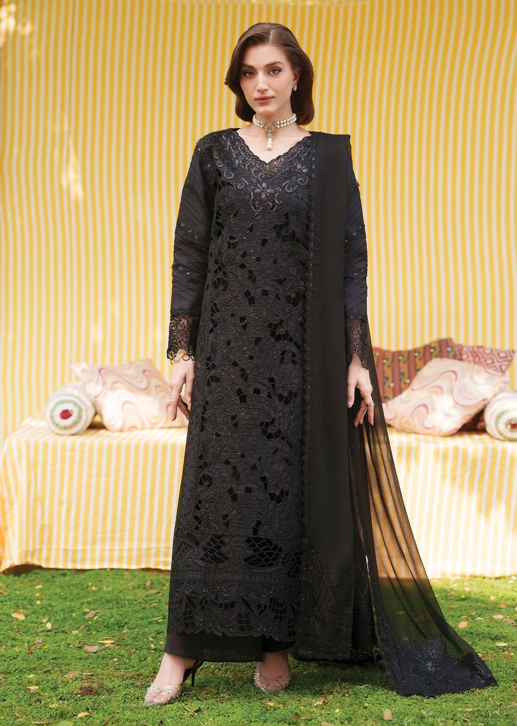 Nilofer Luxury Lawn 26 N-14 3 Piece Suit