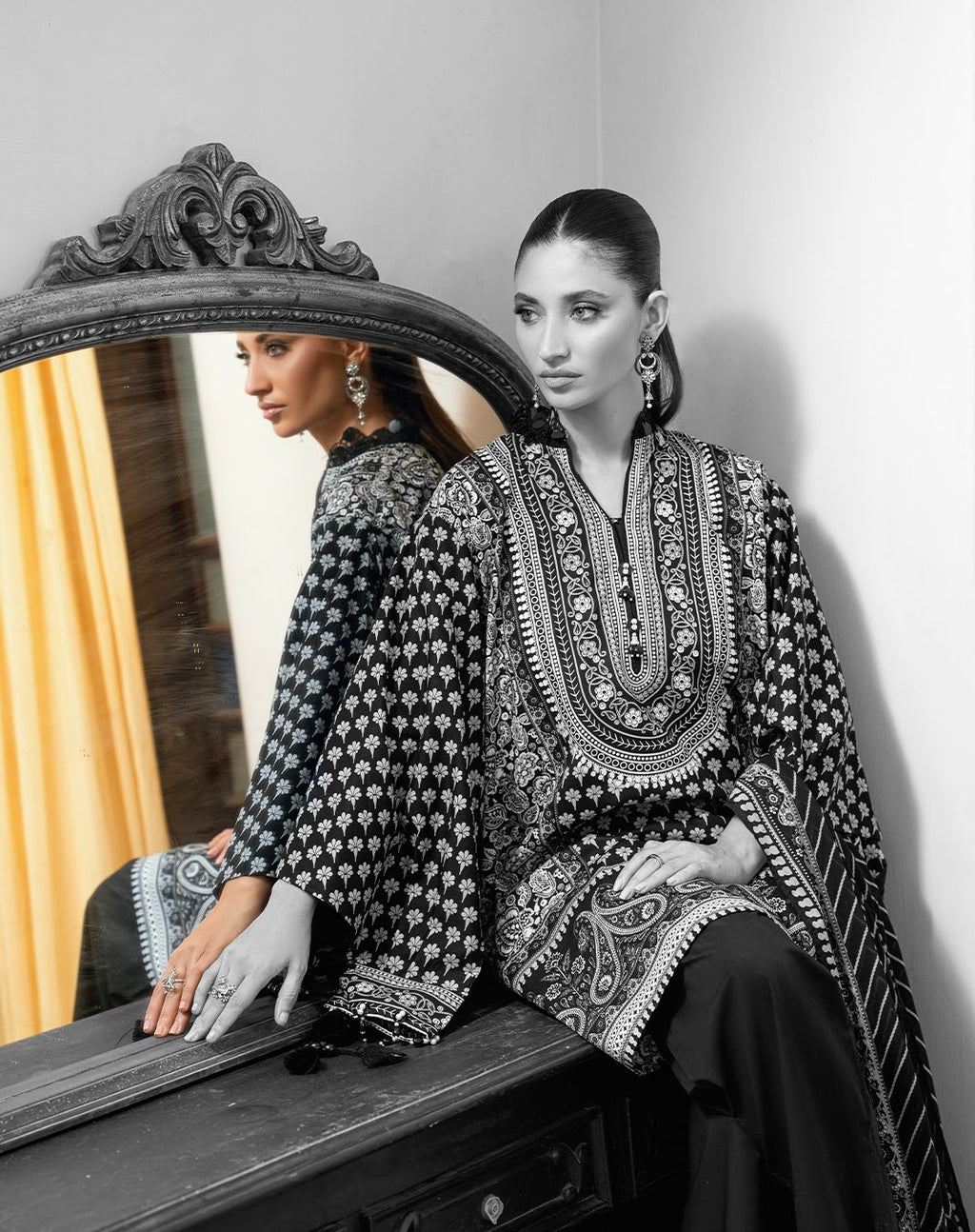 GulAhmed Summer Poise Printed Lawn Suit