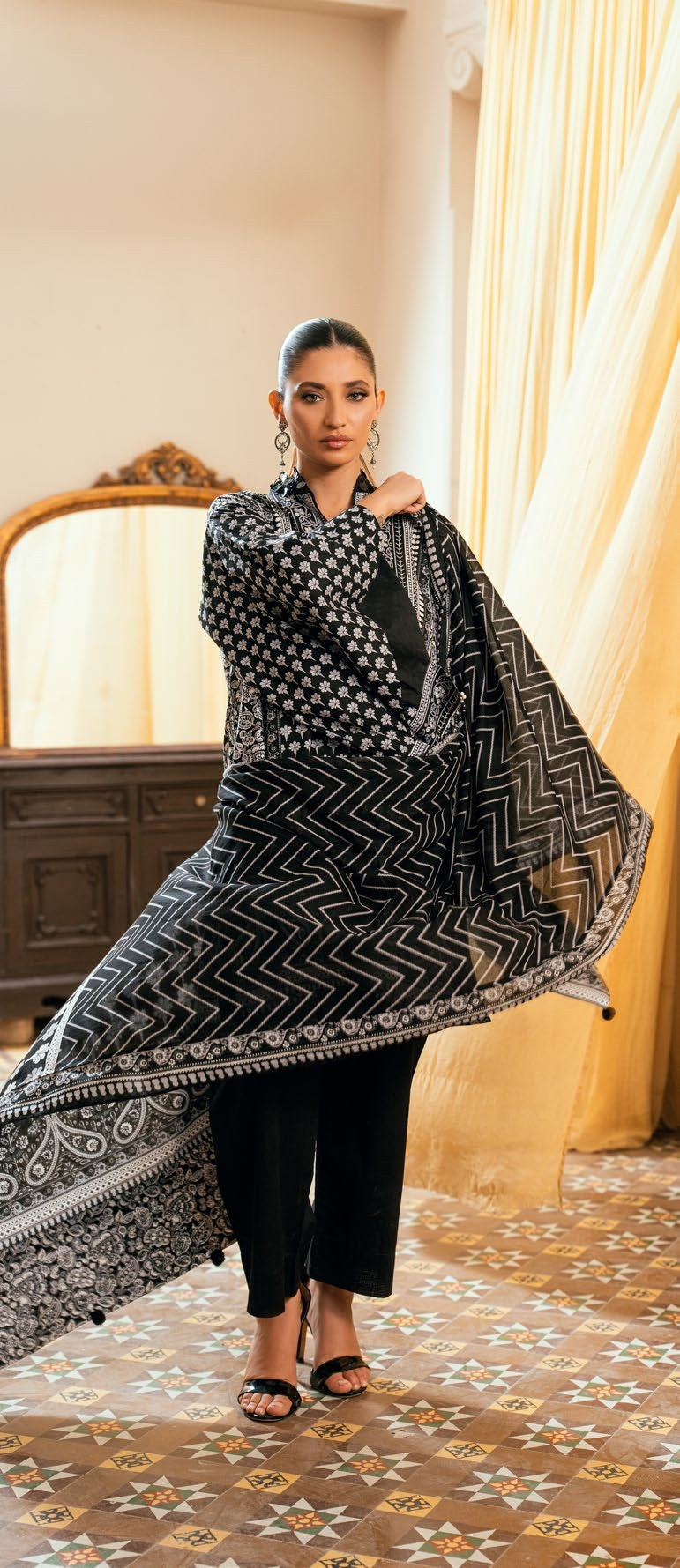 GulAhmed Summer Poise Printed Lawn Suit