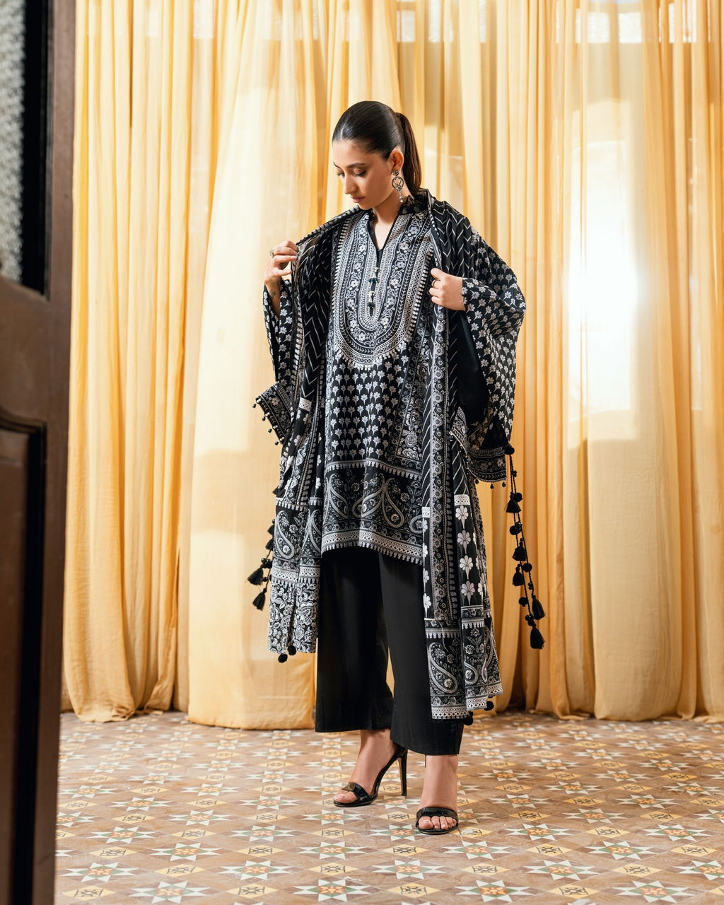GulAhmed Summer Poise Printed Lawn Suit