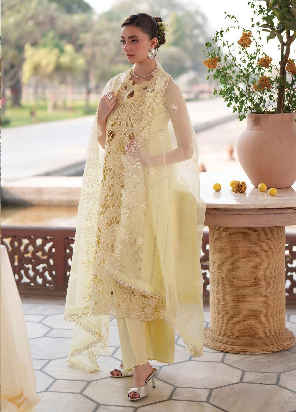 Nilofer Luxury Lawn 26 3 Piece Suit