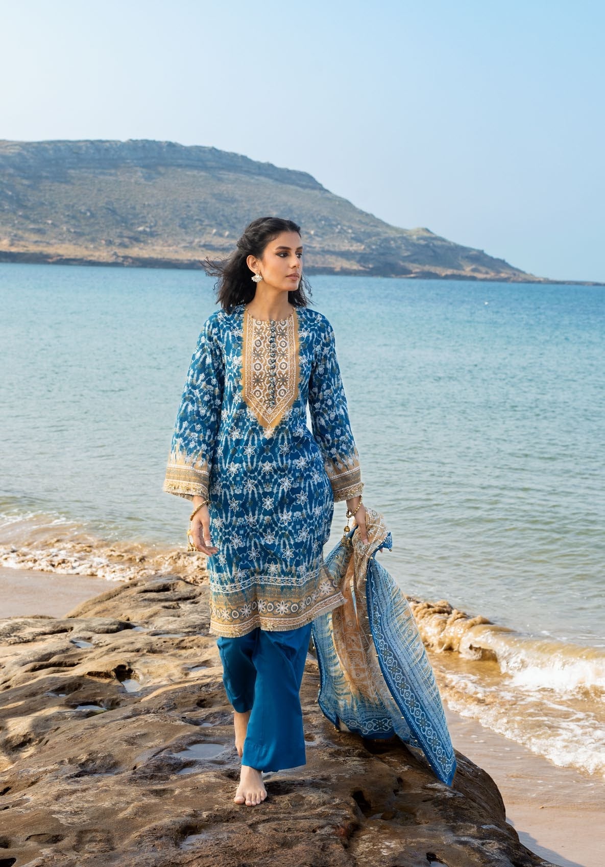 GulAhmed Chunri Lacquer Printed Lawn 3 Piece Suit