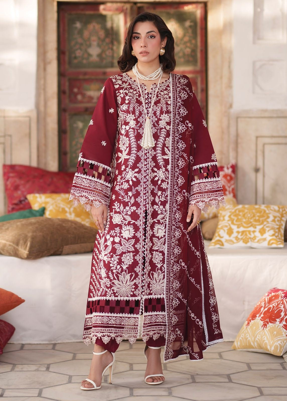 Nilofer Luxury Lawn 26  3 Piece Suit