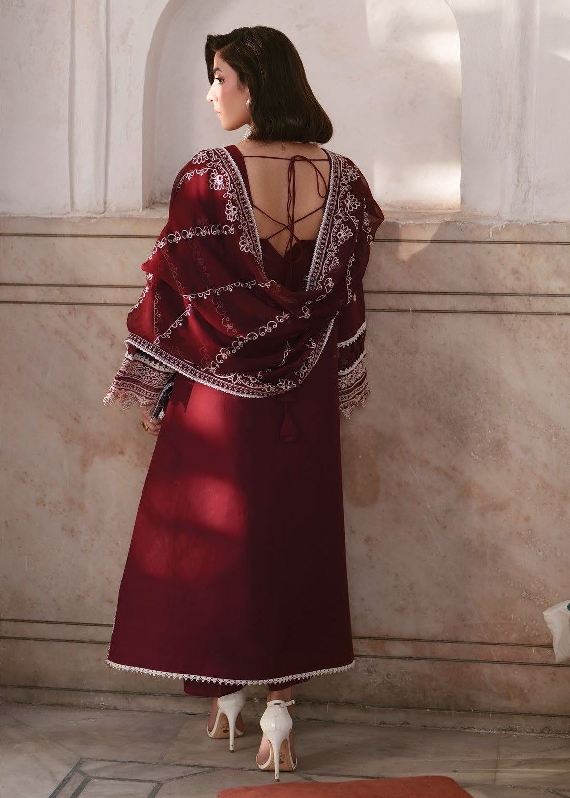 Nilofer Luxury Lawn 26  3 Piece Suit