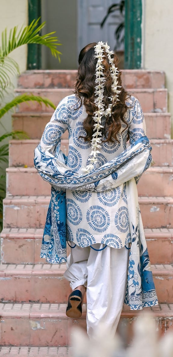 GulAhmed Velvet Bloom Embroidered Lawn Suit