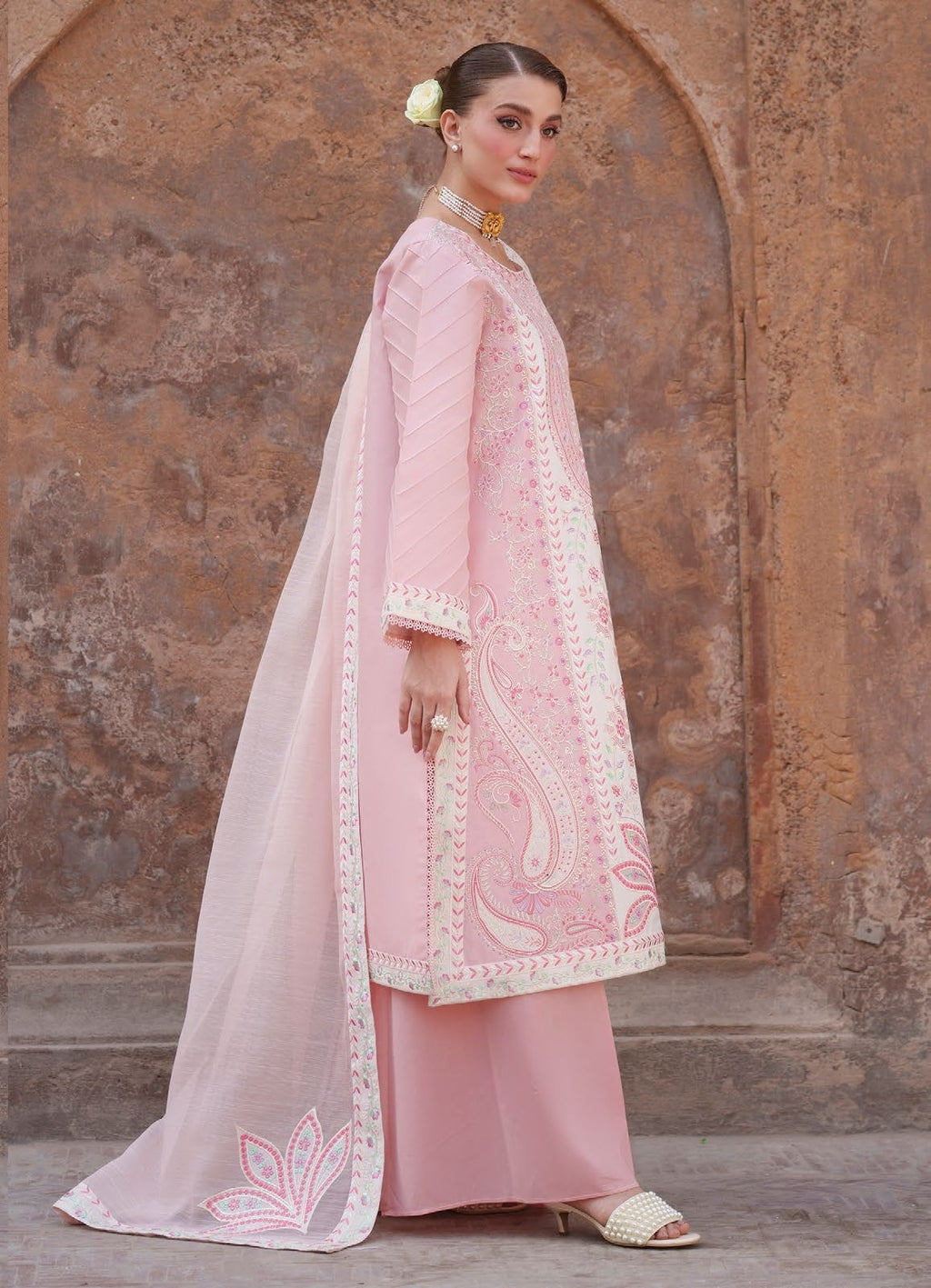 Nilofer Luxury Lawn 26  3 Piece Suit