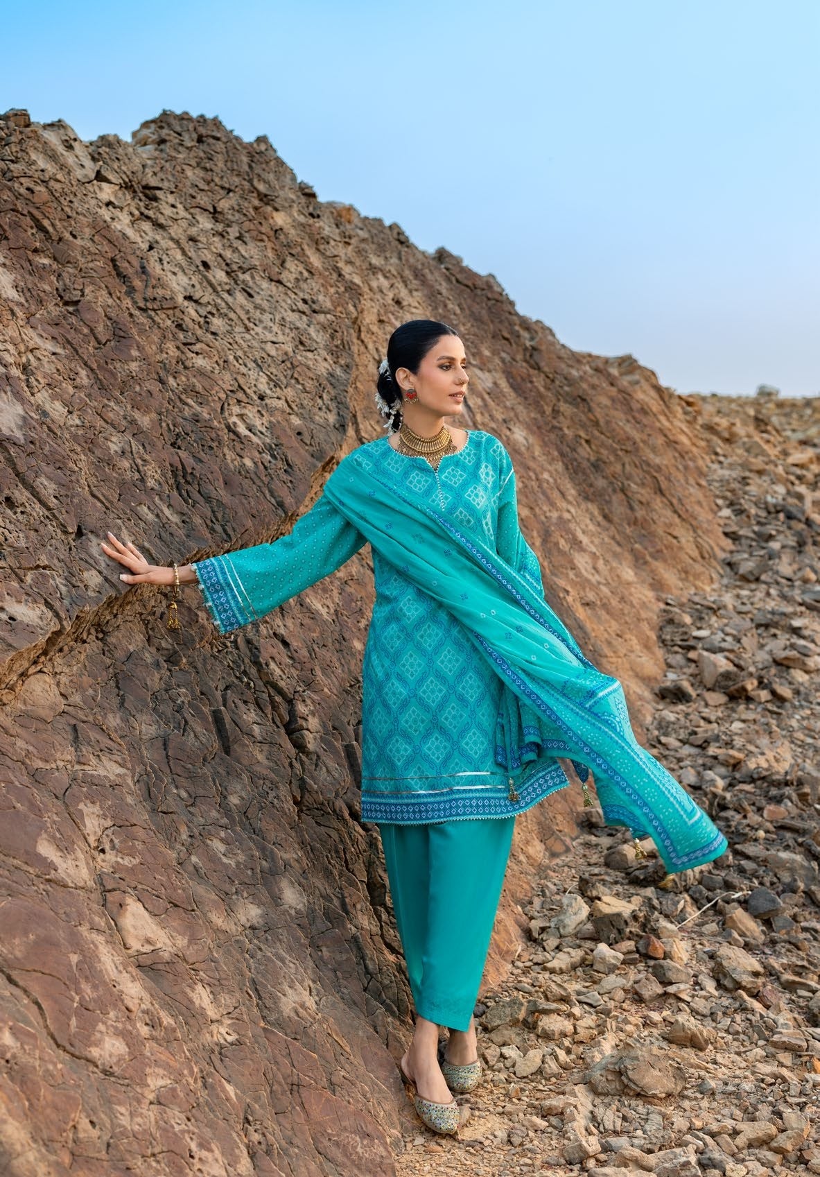GulAhmed Chunri Printed Lawn 3 Piece Suit