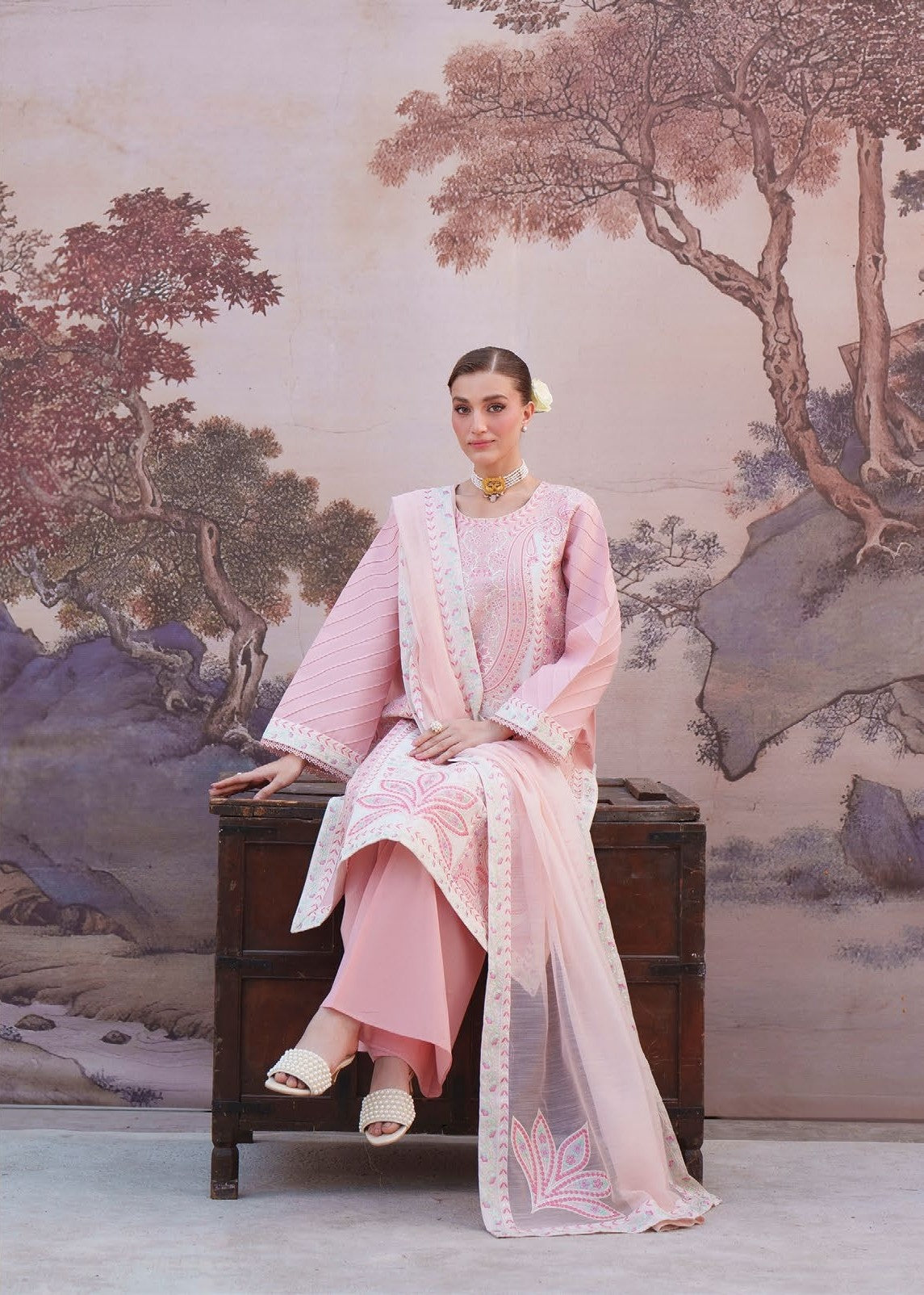 Nilofer Luxury Lawn 26  3 Piece Suit