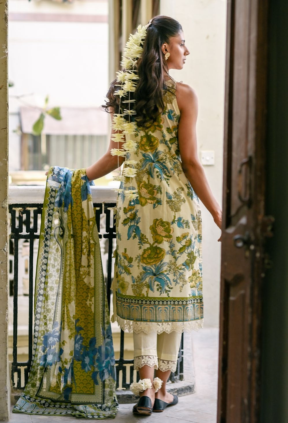 GulAhmed Graceful Hues Embroidered Lawn Suit