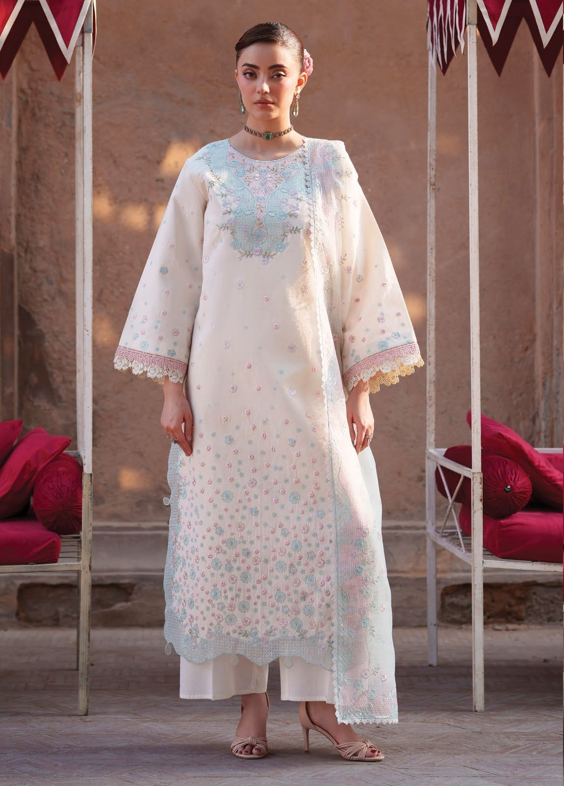 Nilofer Luxury Lawn 26 3 Piece Suit