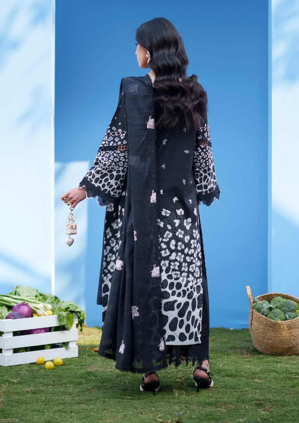 Parishay Azmir Printed Lawn 3 Piece Suit