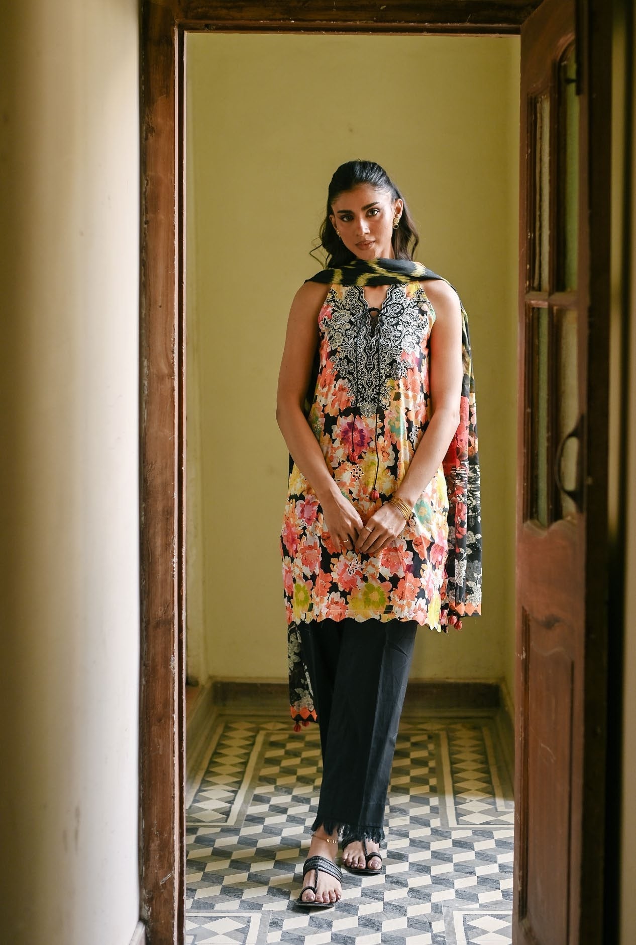 GulAhmed Elegant Drift Embroidered Lawn Suit
