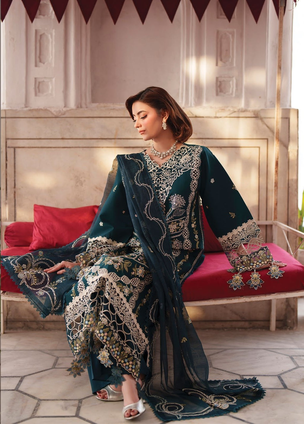 Nilofer Luxury Lawn 26 N-13 3 Piece Suit