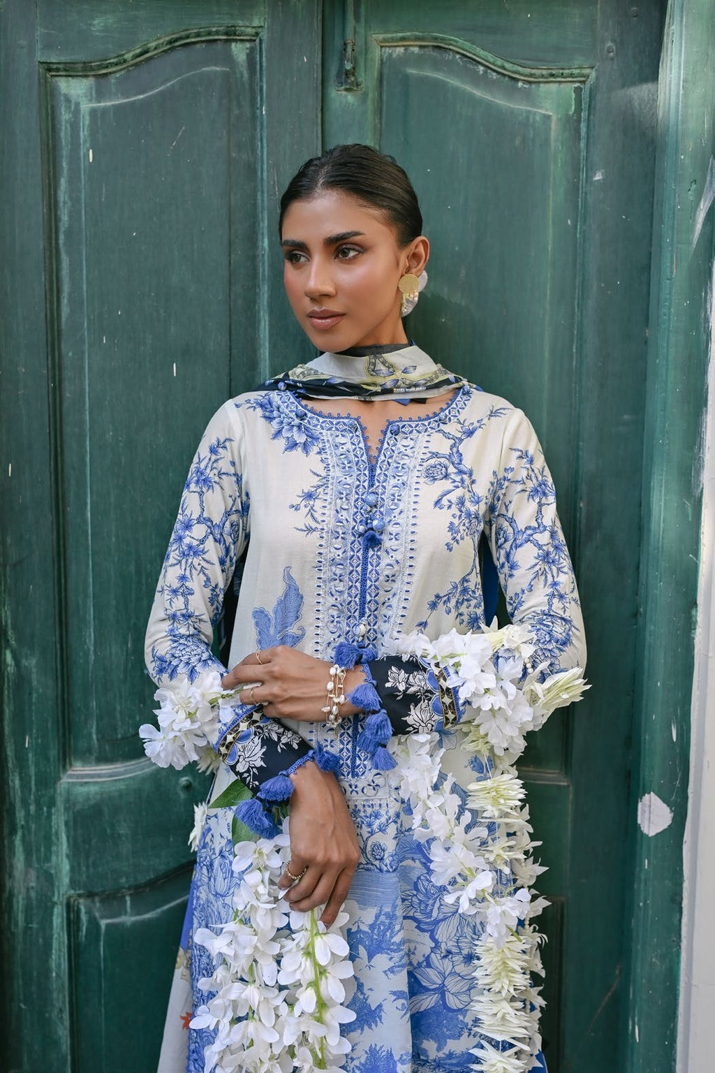 GulAhmed Summer Poise Embroidered Lawn Suit
