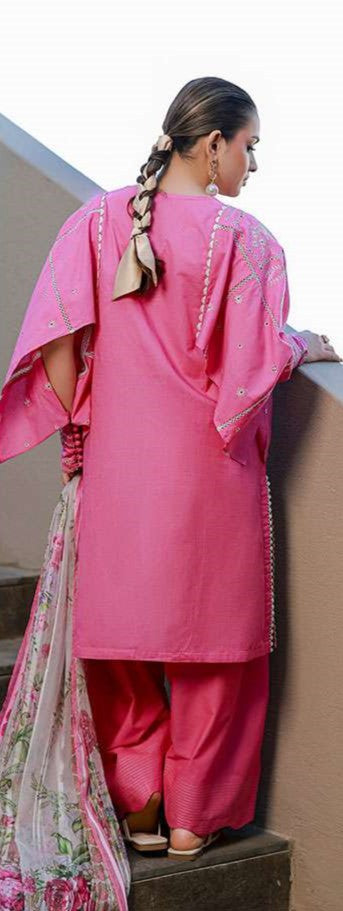 3-piece unstitched Lawn Suit ┃Zellbury