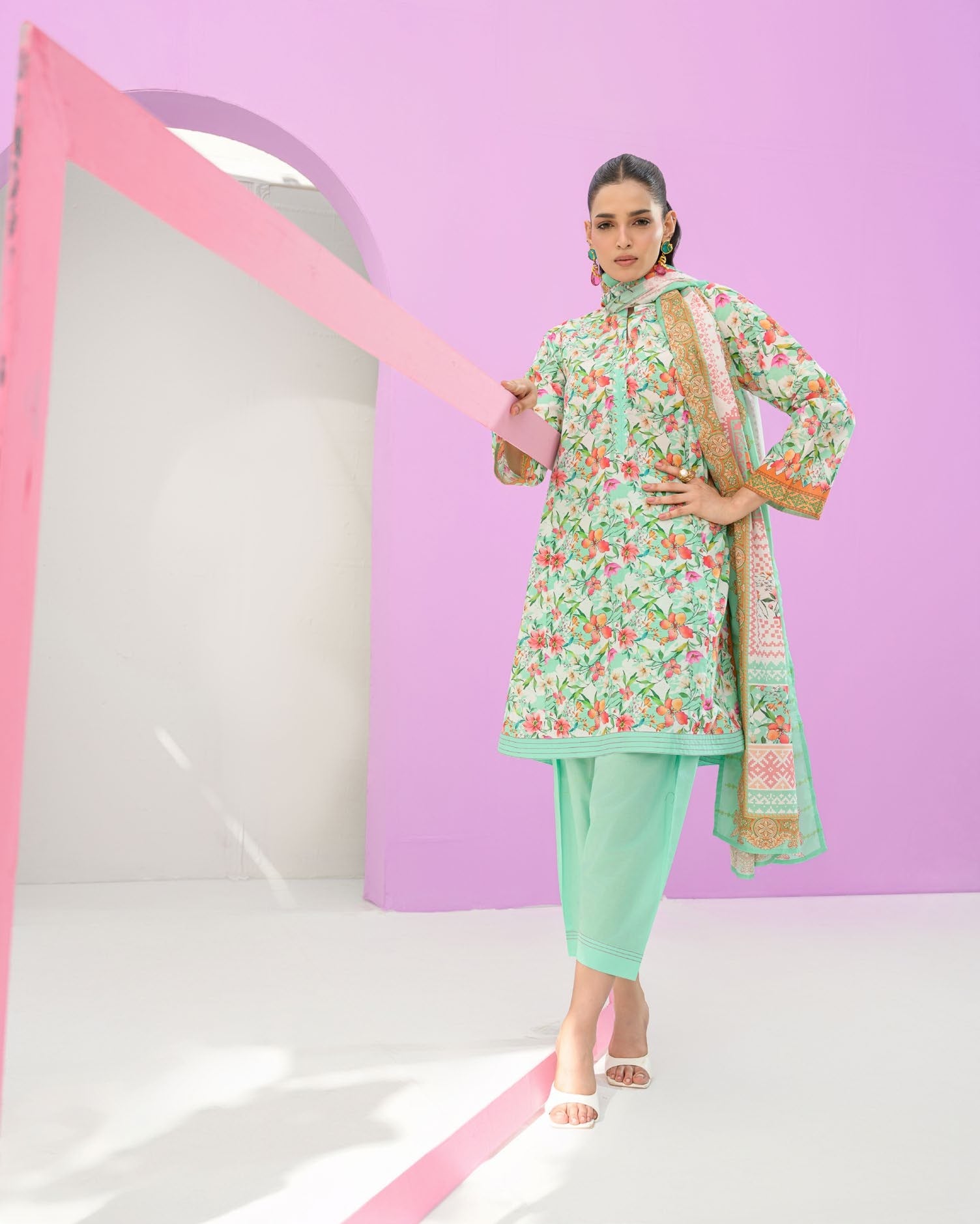 GulAhmed Summer Poise Printed Lawn Suit