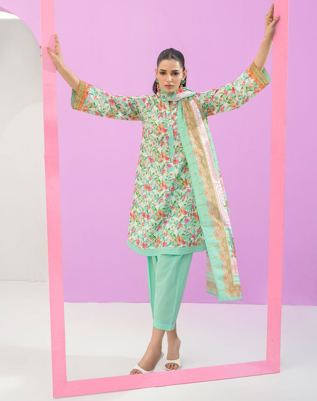 GulAhmed Summer Poise Printed Lawn Suit