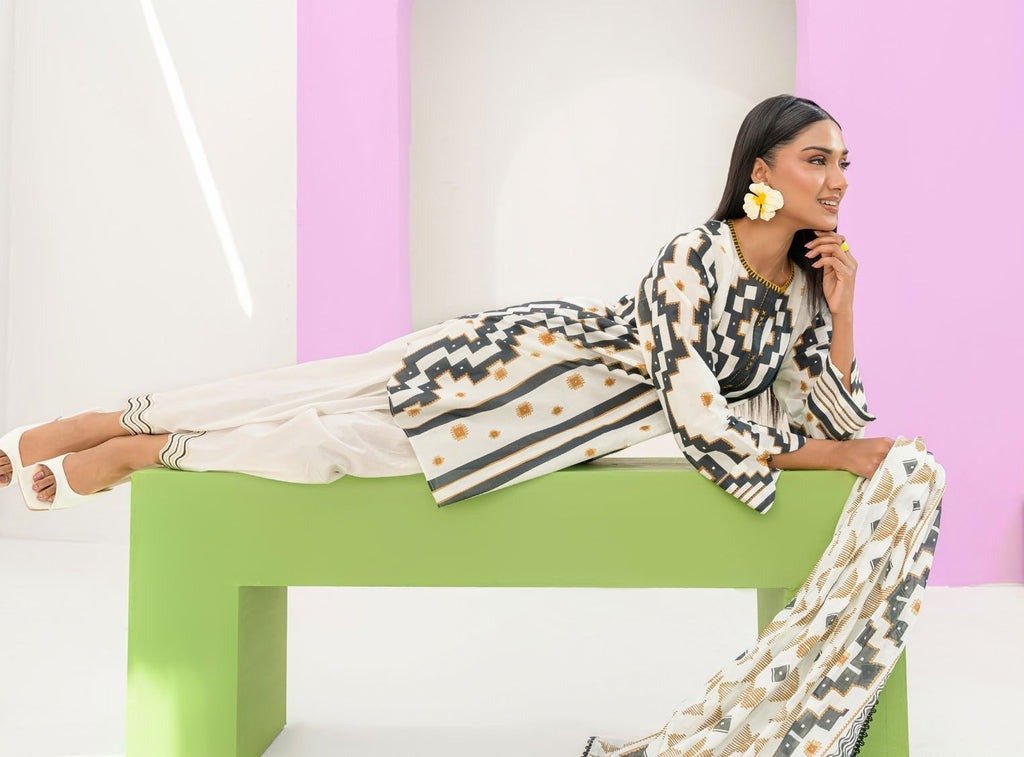 GulAhmed Freshly Cut Embroidered Lawn Suit