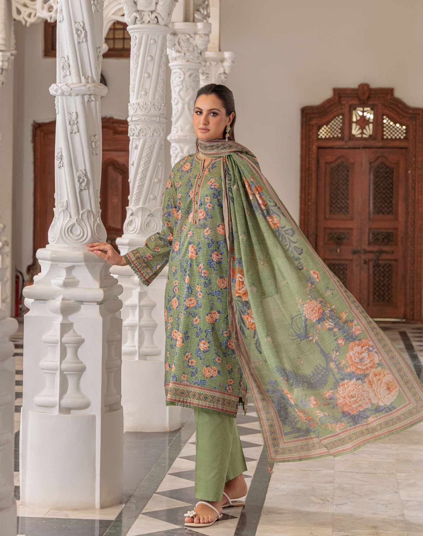 GulAhmed Soft Bloom Printed Lawn Suit