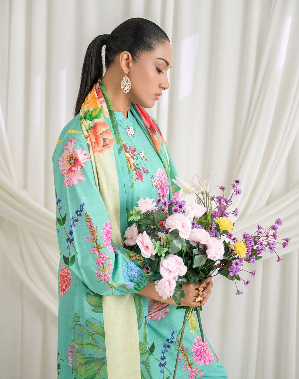GulAhmed Isolated Beauty Dobby Lawn Suit