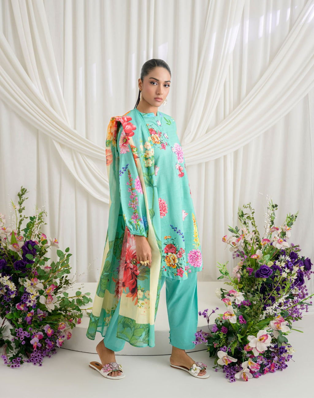 GulAhmed Isolated Beauty Dobby Lawn Suit