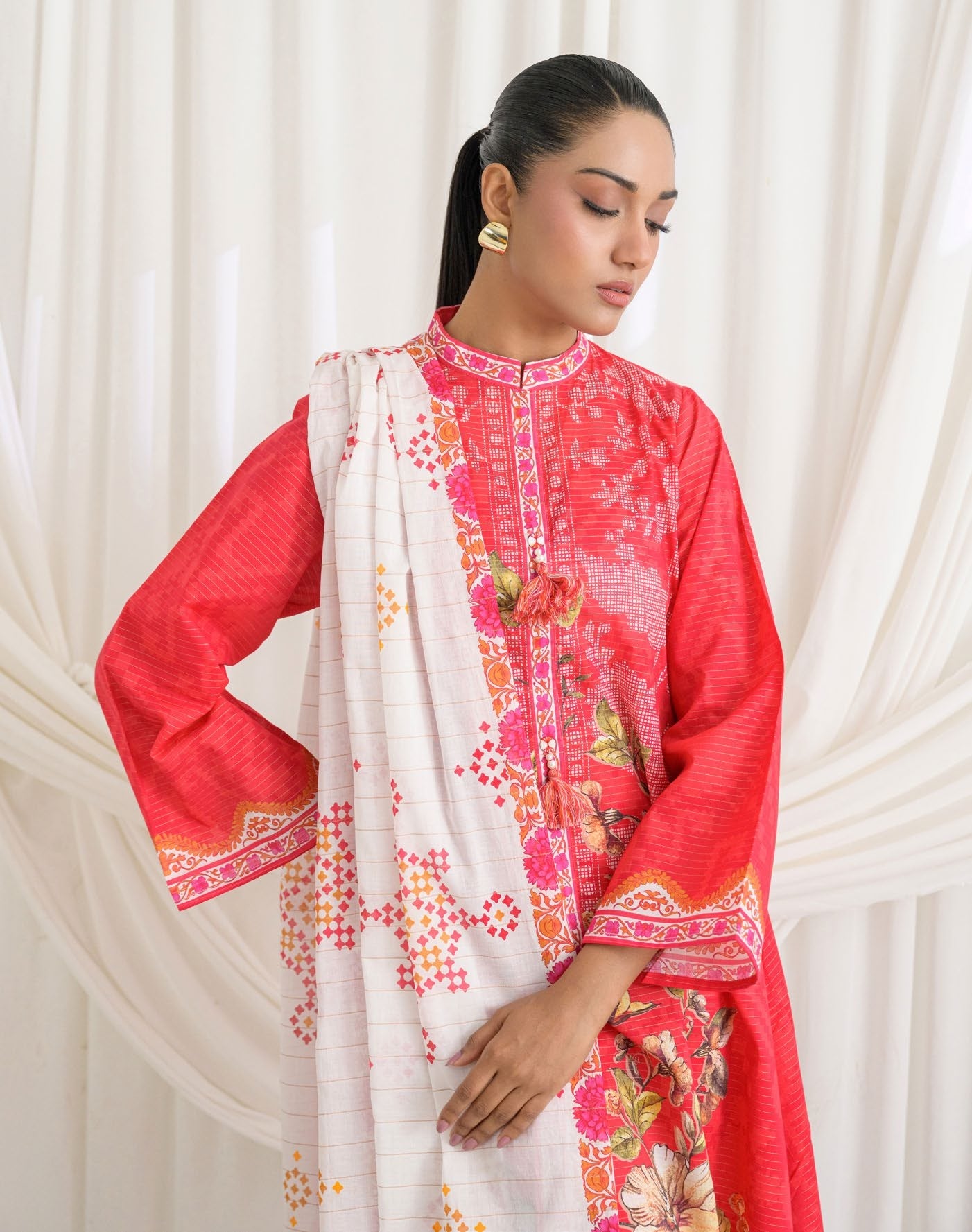 GulAhmed Classic Bloom Mehsuri Lawn Suit