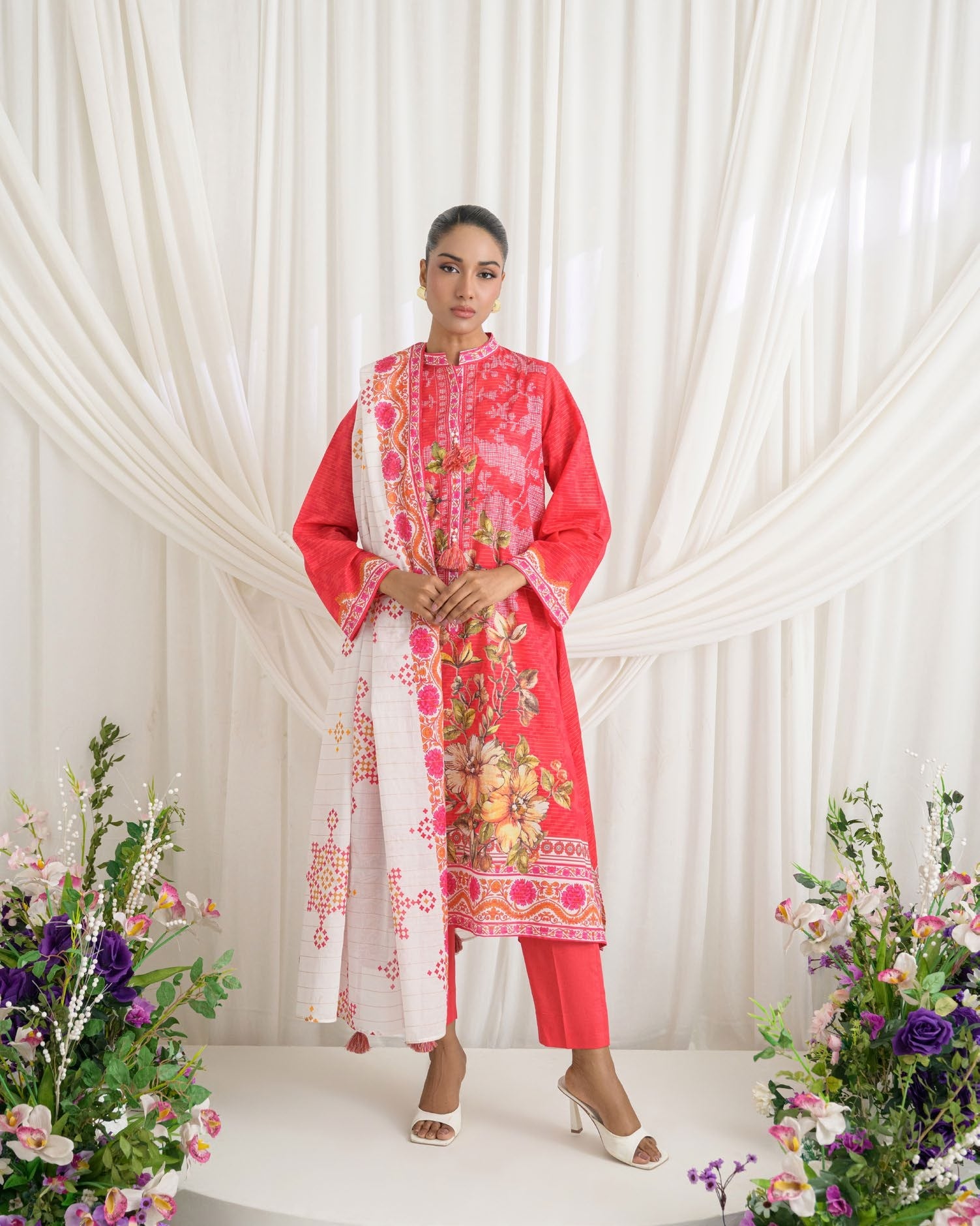 GulAhmed Classic Bloom Mehsuri Lawn Suit