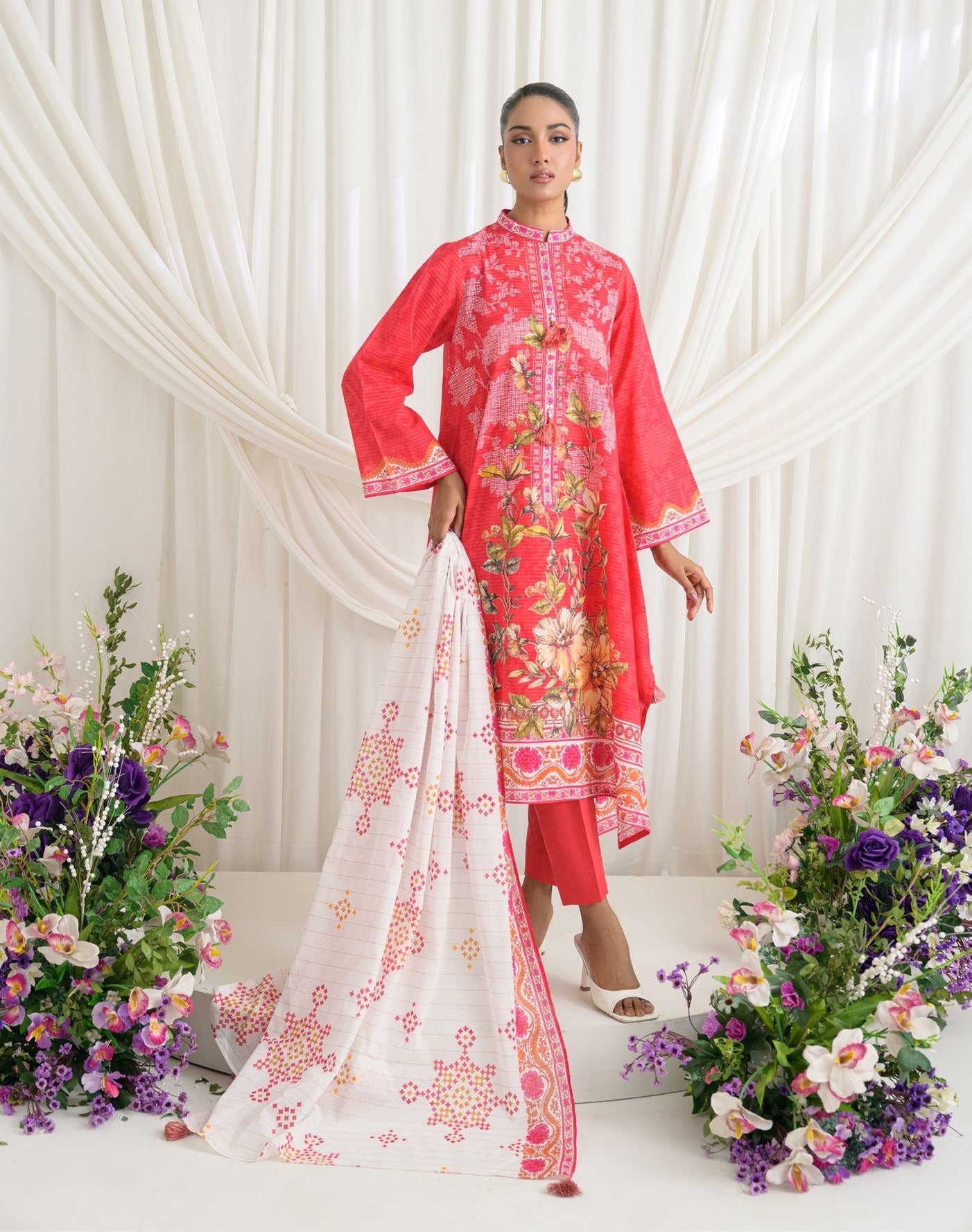 GulAhmed Classic Bloom Mehsuri Lawn Suit