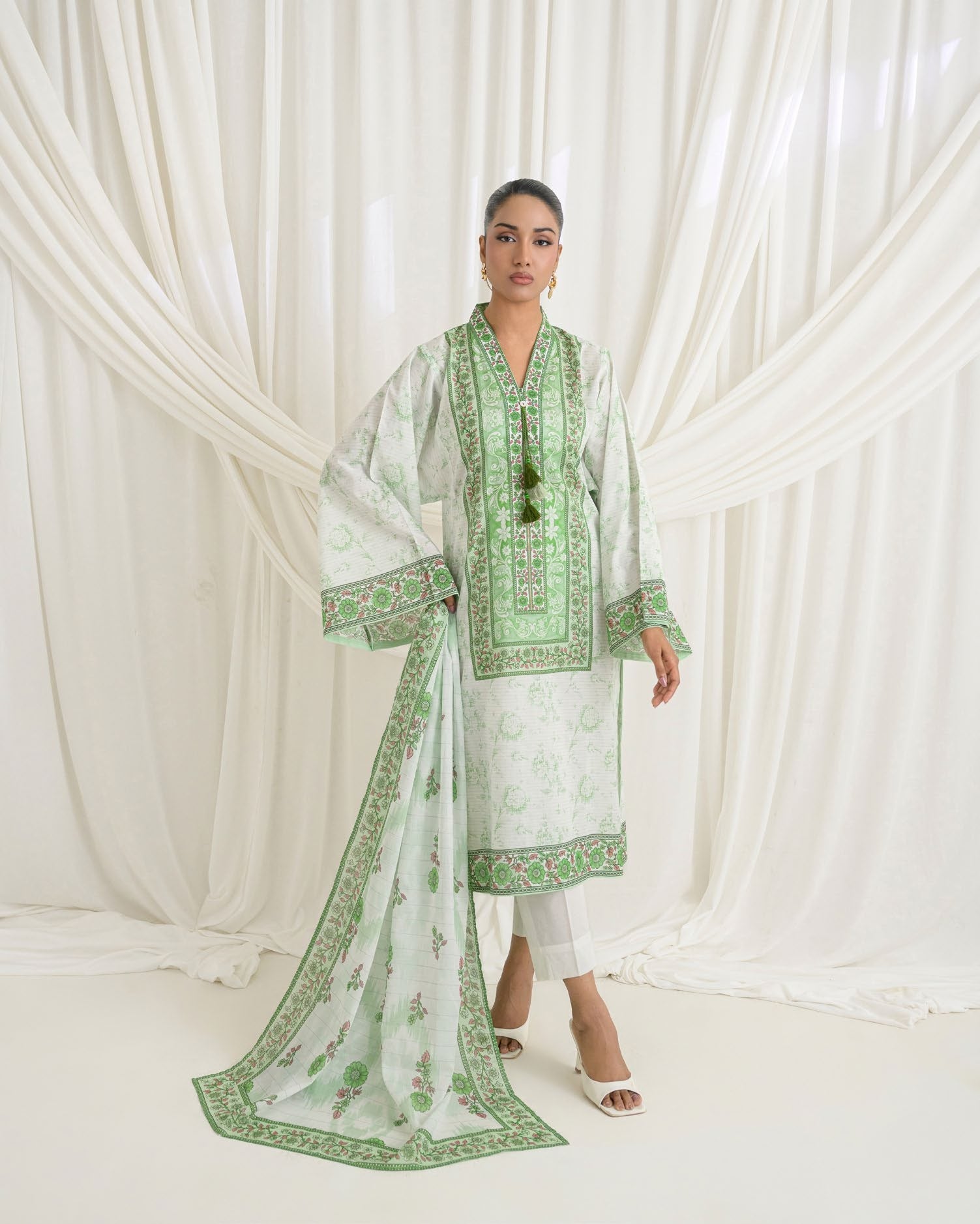 GulAhmed Timeless Petals Mehsuri Lawn Suit
