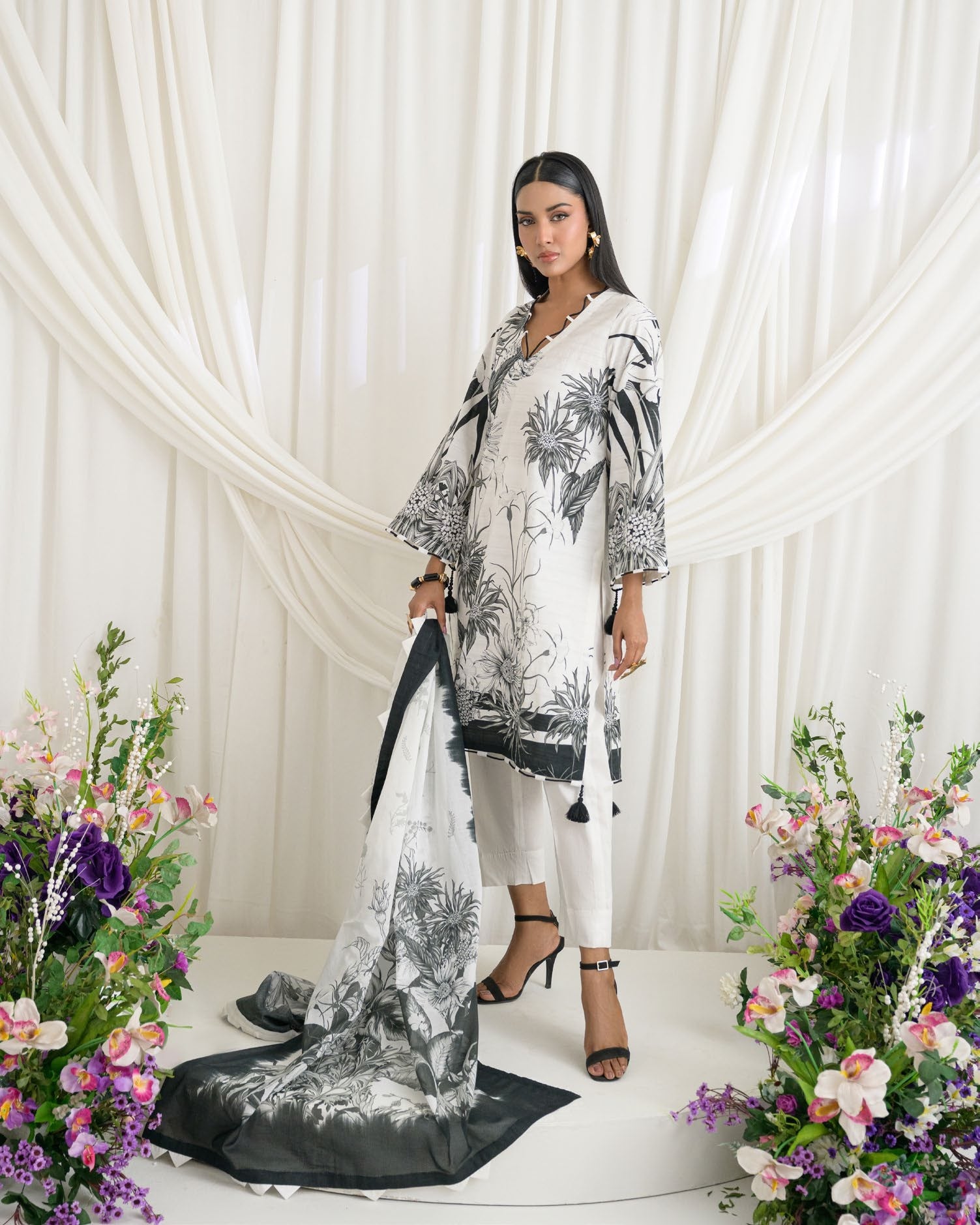 GulAhmed Modern Muse Dobby Lawn Suit