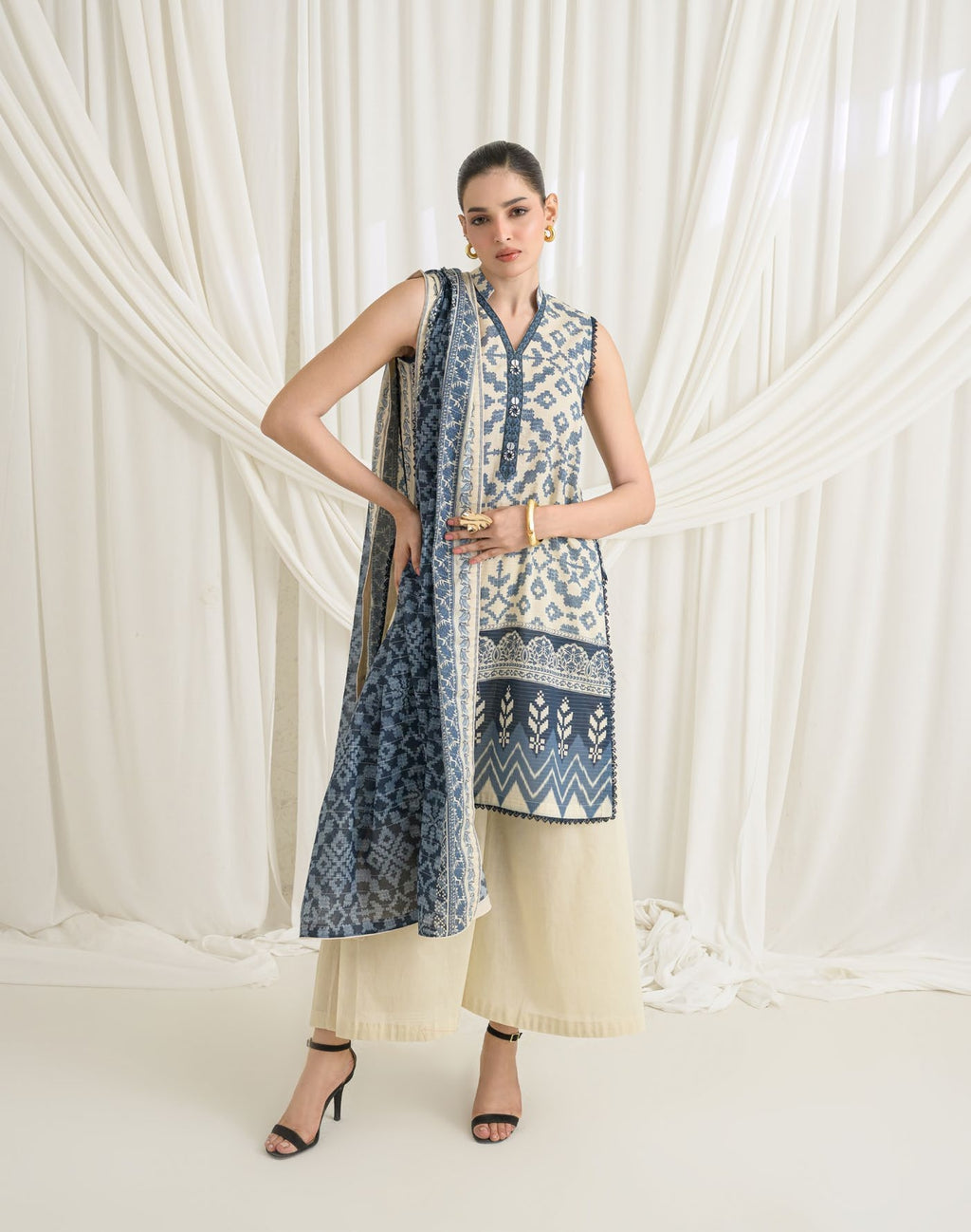 GulAhmed Blossom Thread Mehsuri Lawn Suit