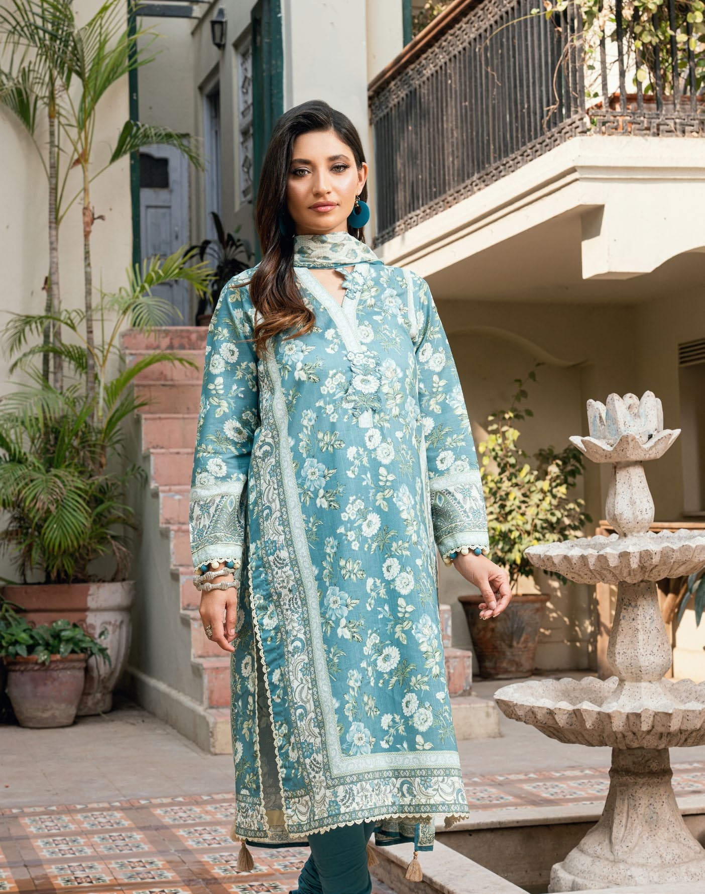 GulAhmed Floral Frequency Cross Hatch Lawn Suit