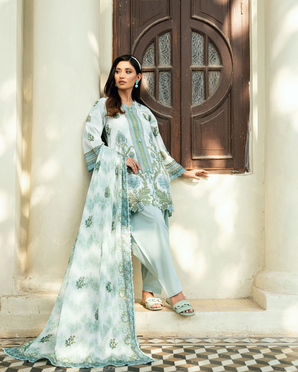 GulAhmed Garden Glow Cross Hatch Lawn Suit