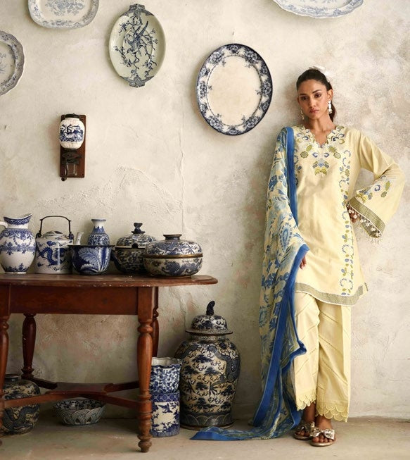3-piece suit Fancy Embroidered│GulAhmed Lawn│Freesia