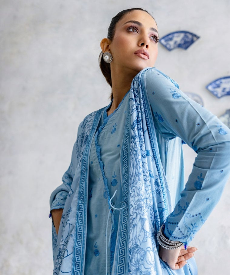 3-piece suit embroidered printed │GulAhmed Lawn│Freesia