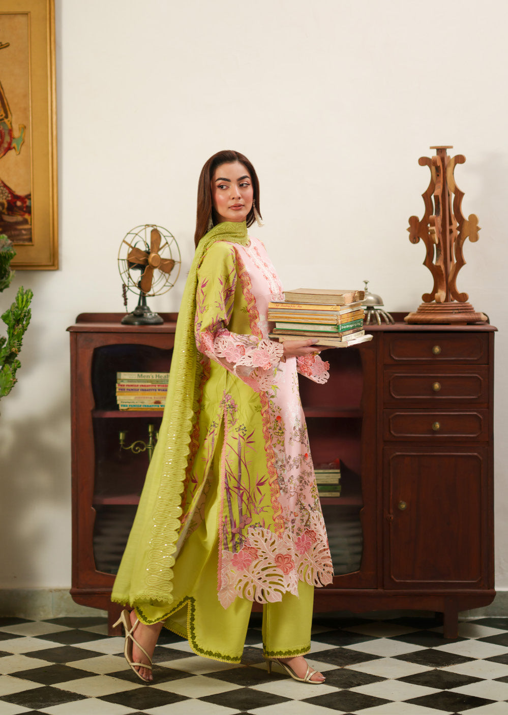 Parishay Azmir Printed Lawn 3 Piece Suit