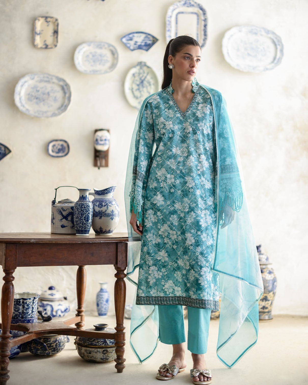 3-piece suit Fancy Embroidered│GulAhmed Lawn│Freesia