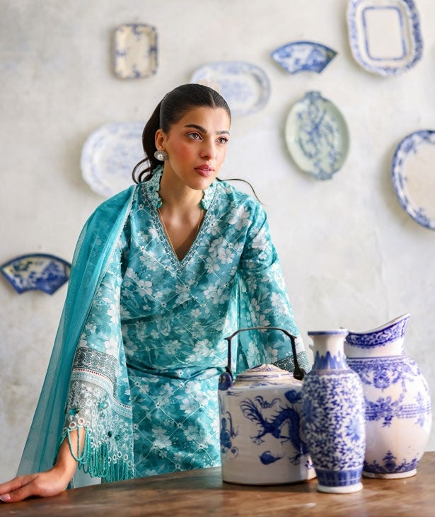 3-piece suit Fancy Embroidered│GulAhmed Lawn│Freesia