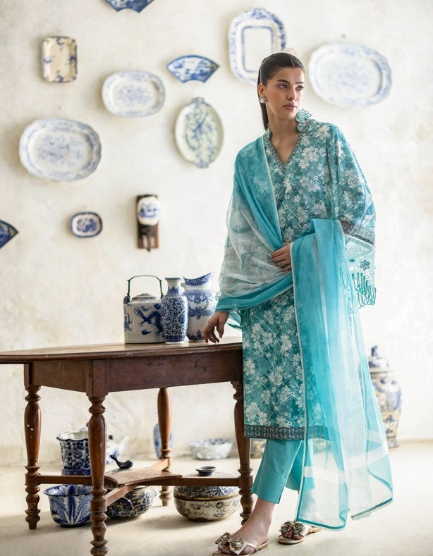3-piece suit Fancy Embroidered│GulAhmed Lawn│Freesia