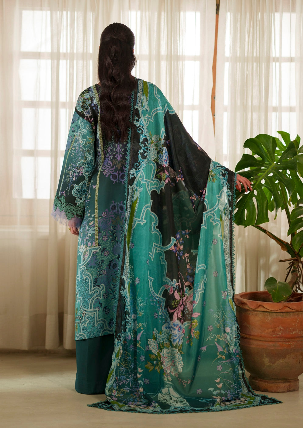 Parishay Azmir Printed Lawn 3 Piece Suit
