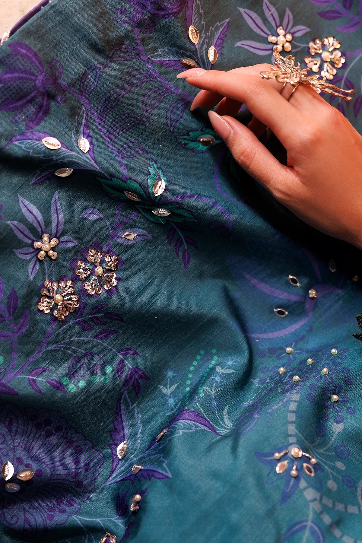 Lumeire Luxe Silk 26 - Gallery Image 8