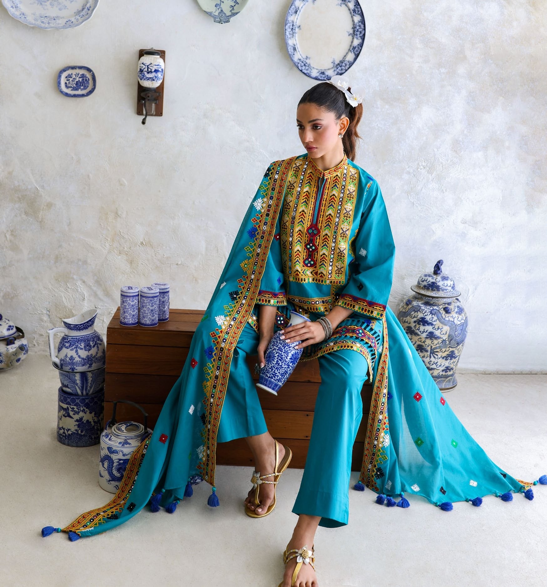 3-piece suit Elegant embroidered │GulAhmed Lawn│Freesia