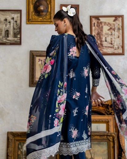 3-piece suit Fancy Embroidered│GulAhmed Lawn│Freesia