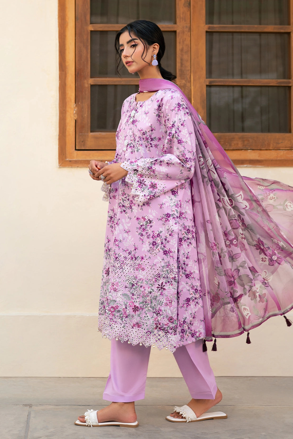 3 Piece - Premium Embroidered Lawn - 3725 - Unstitched image 2