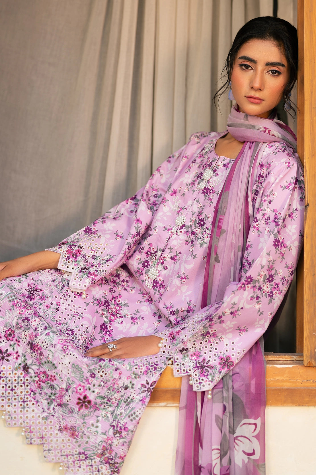 3 Piece - Premium Embroidered Lawn - 3725 - Unstitched image 1