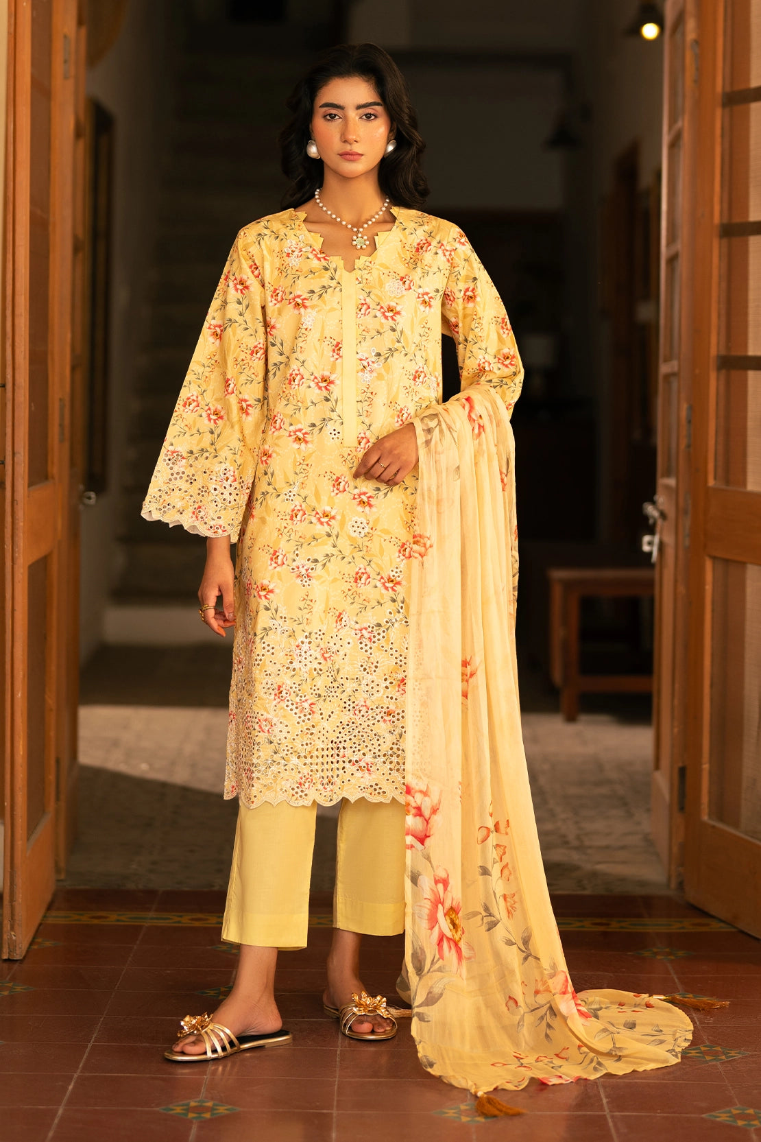 3 Piece - Premium Embroidered Lawn - 3726 - Unstitched image 2