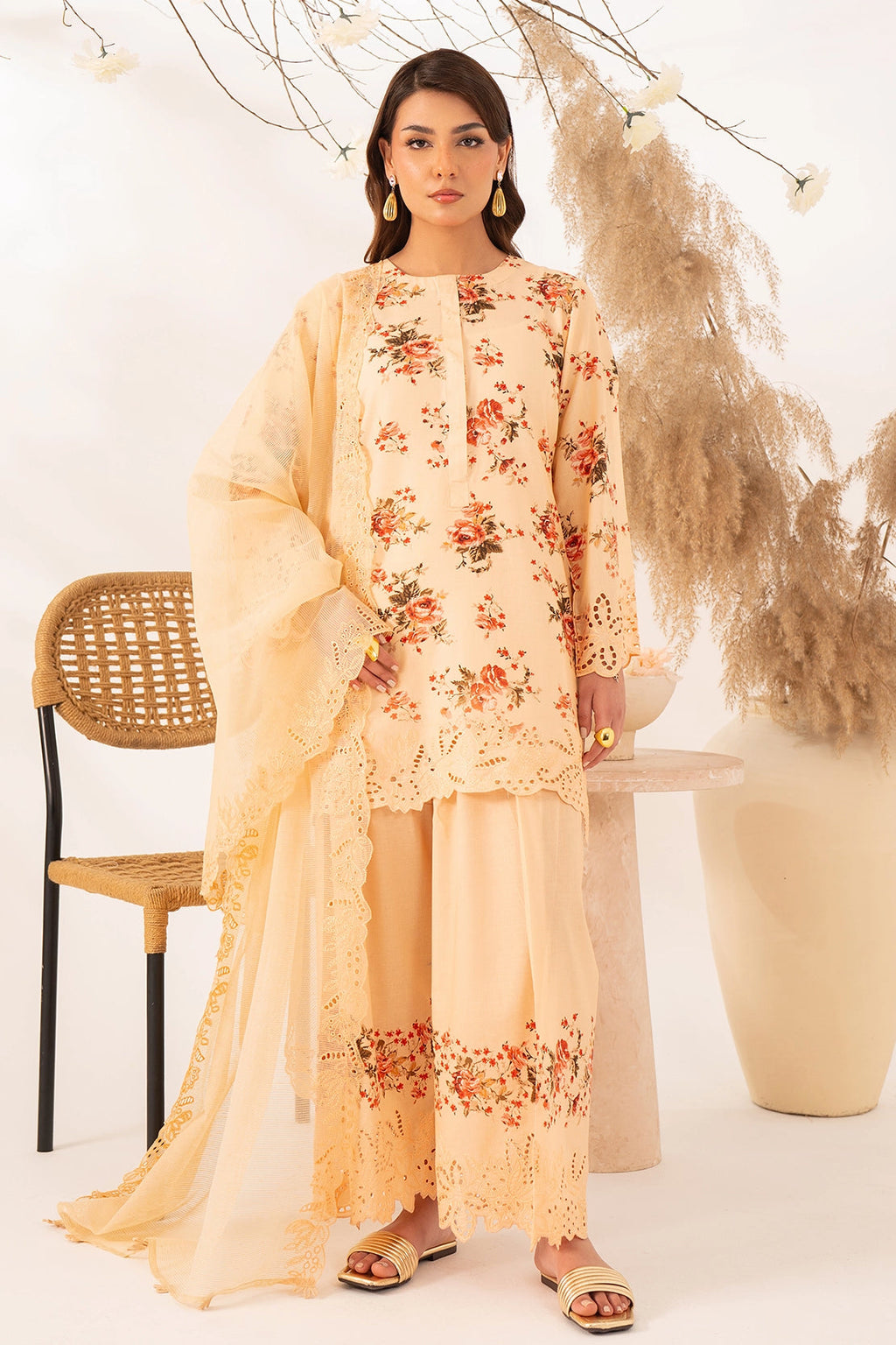 Rashid Tex Florin Premium Embroidered Lawn – 562 – Unstitched 3 Piece image 2