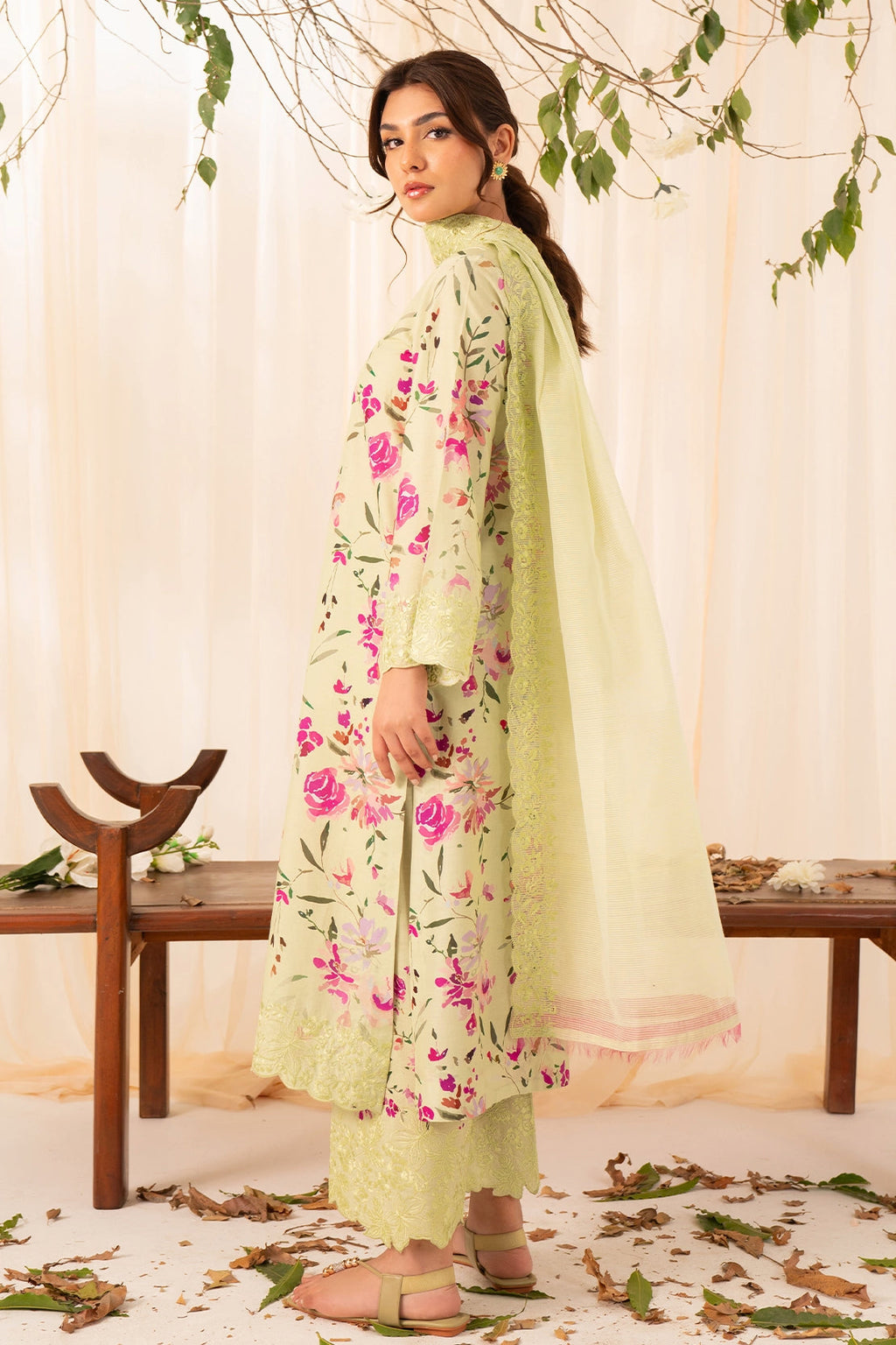 Rashid Tex Florin Premium Embroidered Lawn – 565 – Unstitched 3 Piece image 3